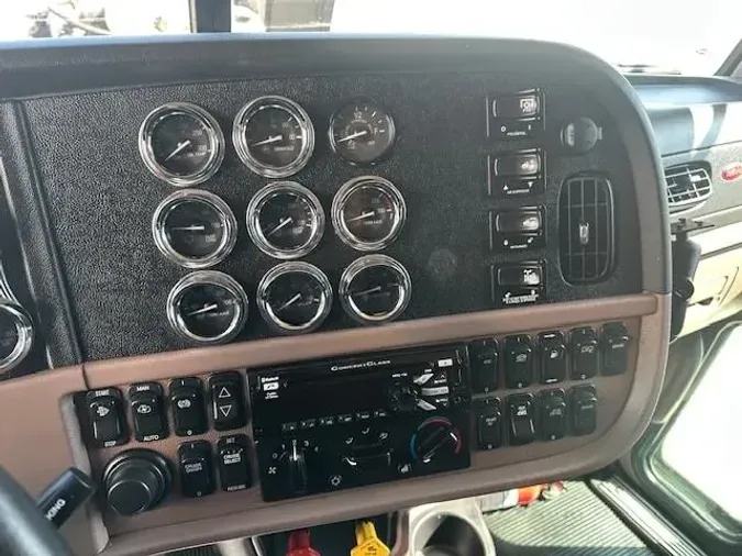 2021 Peterbilt 389