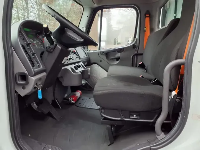 2019 FREIGHTLINER/MERCEDES M2 106