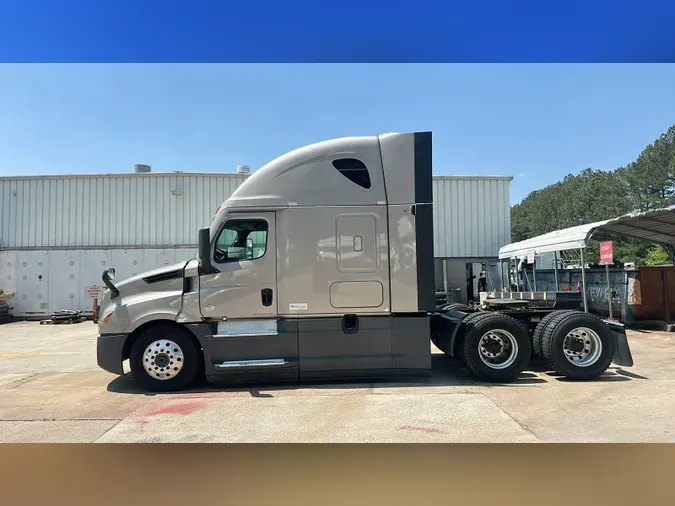 2022 Freightliner Cascadia 126