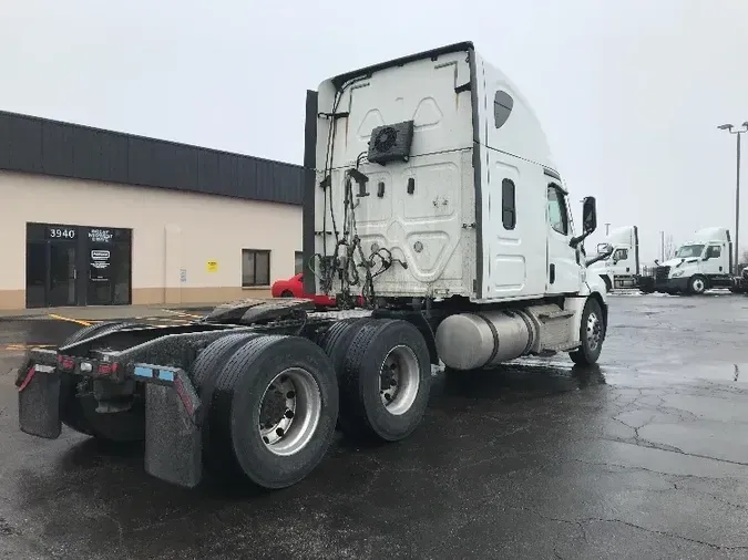 2020 Freightliner T12664ST