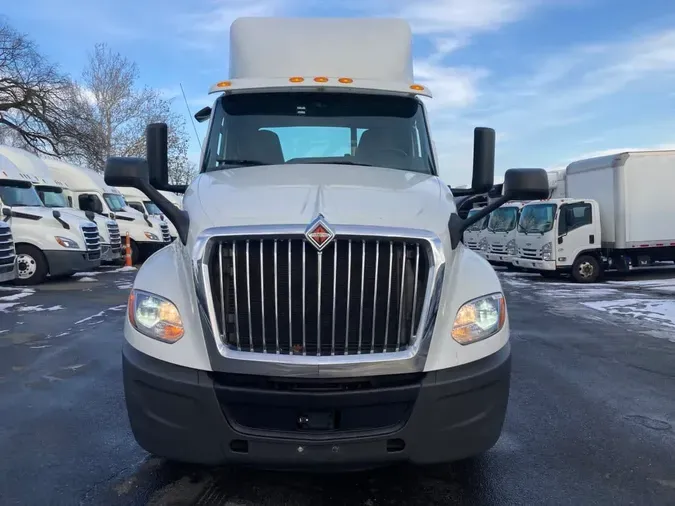 2019 NAVISTAR INTERNATIONAL LT625 DAYCAB T/A
