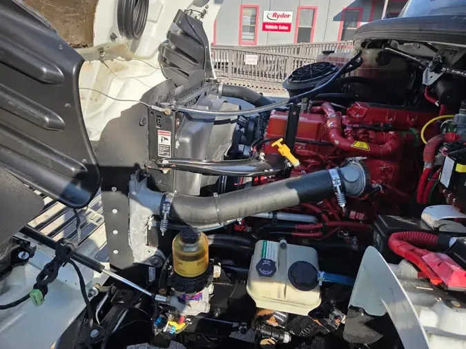 2017 FREIGHTLINER/MERCEDES M2 106