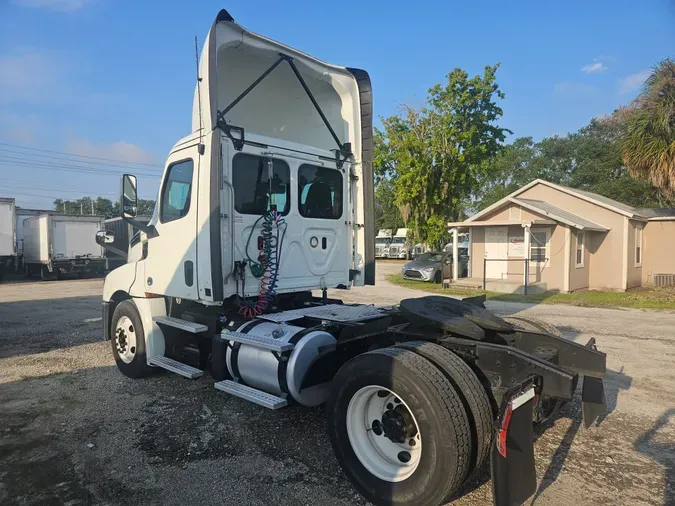 2019 FREIGHTLINER/MERCEDES NEW CASCADIA 126