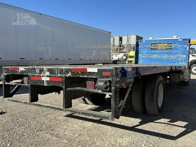 2004 FREIGHTLINER BUSINESS CLASS M2 106