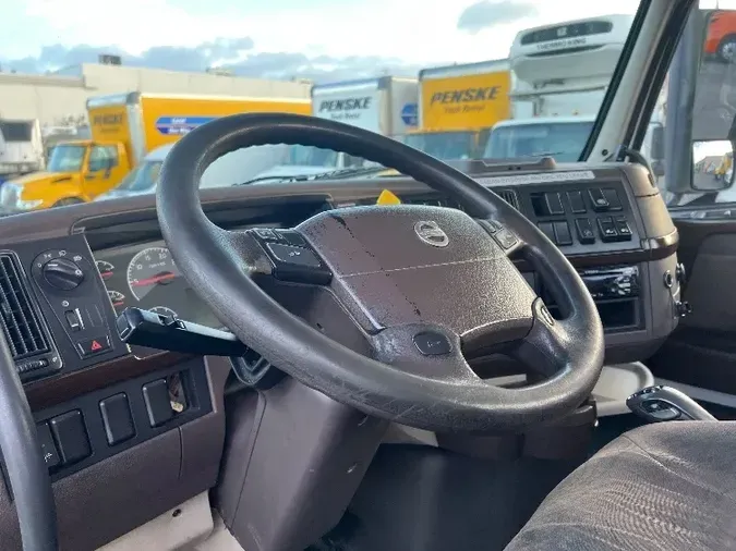 2018 Volvo VNL42300