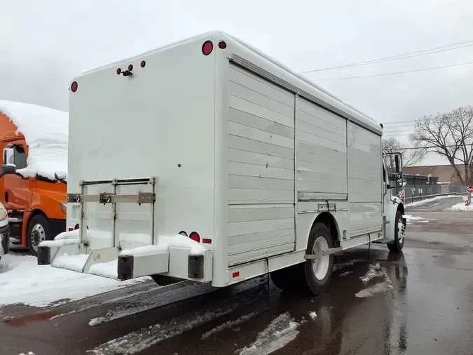 2018 FREIGHTLINER/MERCEDES M2 106