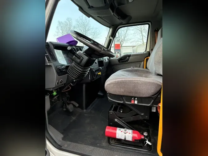 2020 NAVISTAR INTERNATIONAL MV607 (4X2)