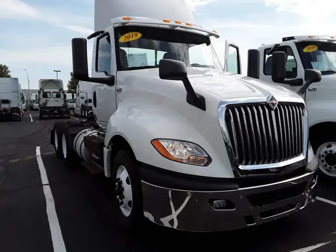 2019 NAVISTAR INTERNATIONAL LT625 DAYCAB T/A