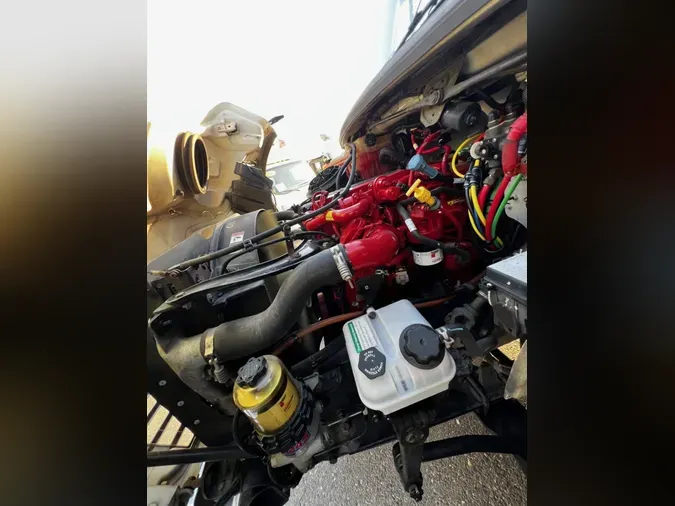 2018 FREIGHTLINER M2 106