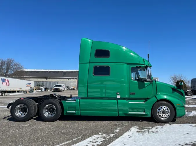 2020 VOLVO VNL64T860