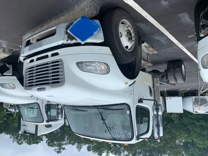 2014 FREIGHTLINER/MERCEDES M2 106