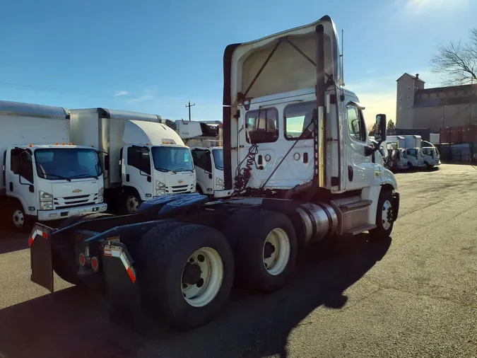 2020 FREIGHTLINER/MERCEDES CASCADIA 125