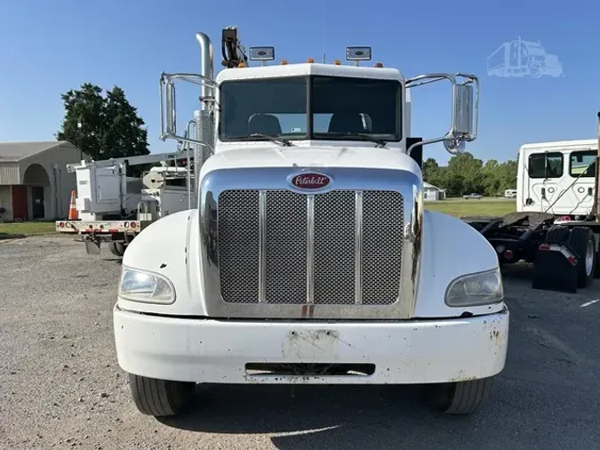 2005 PETERBILT 335