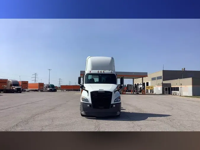 2020 Freightliner Cascadia 126