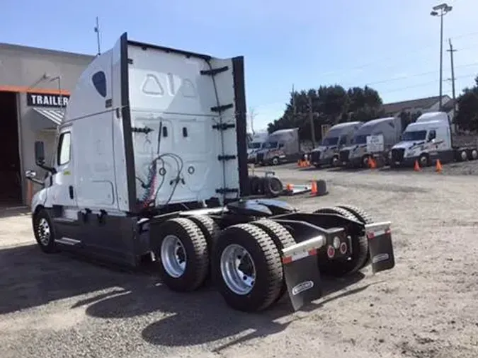 2022 Freightliner Cascadia