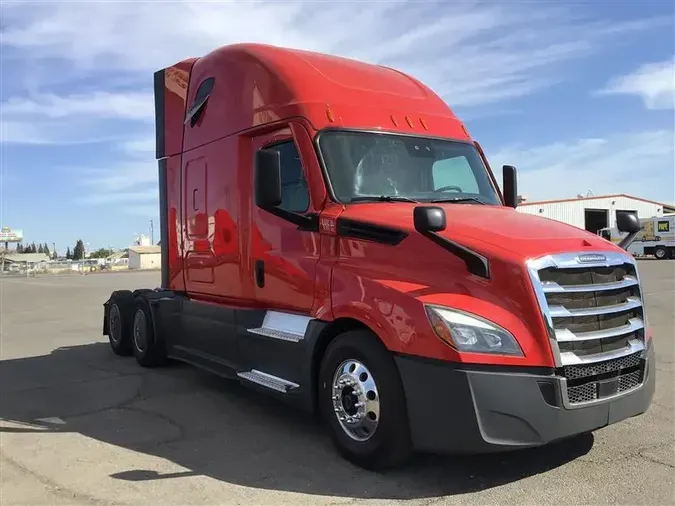 2021 FREIGHTLINER CA126