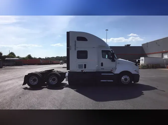 2022 International LT