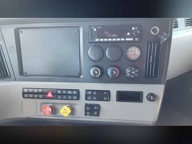 2022 FREIGHTLINER CA126