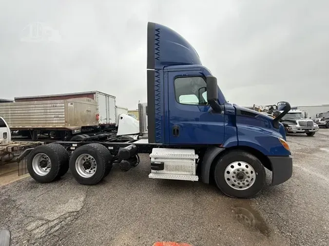 2021 FREIGHTLINER CASCADIA 116