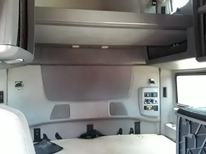 2019 NAVISTAR INTERNATIONAL LT625 SLPR CAB