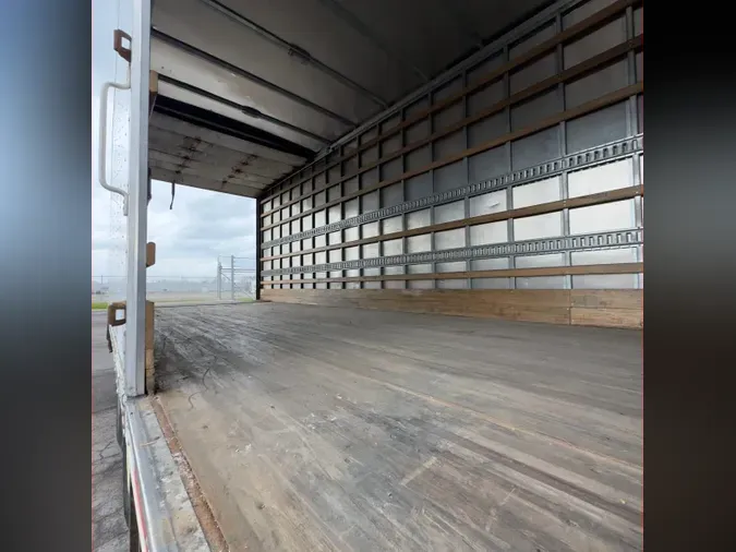 2018 FREIGHTLINER M2 106