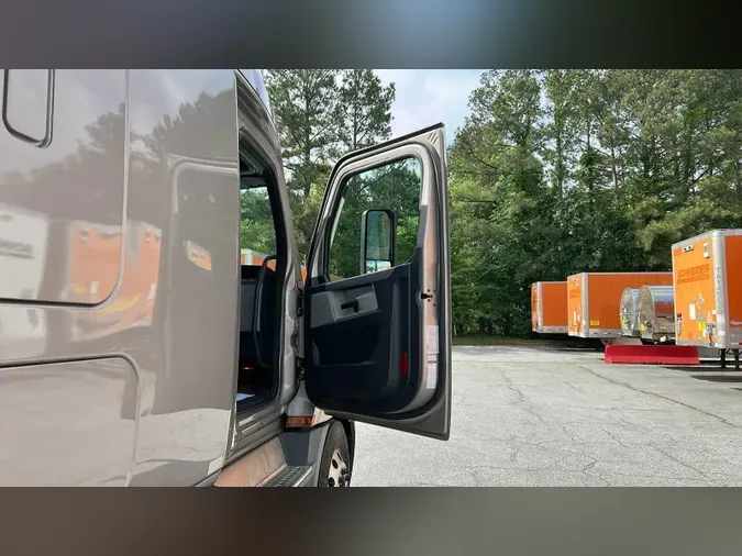 2021 Freightliner Cascadia