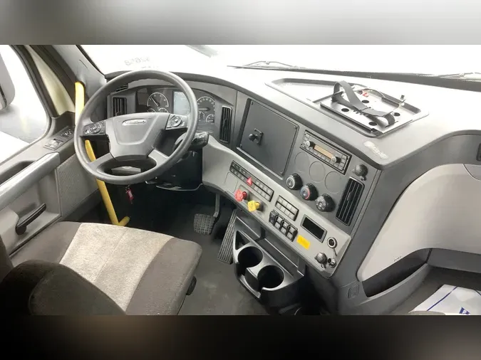 2022 Freightliner Cascadia 126