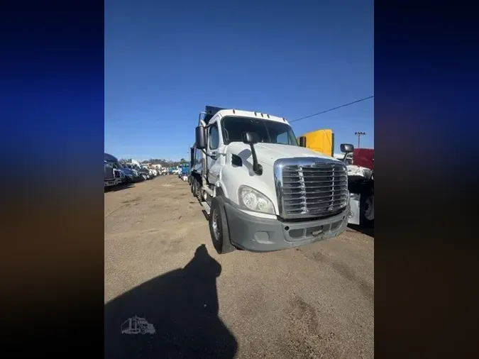 2015 FREIGHTLINER CASCADIA 113