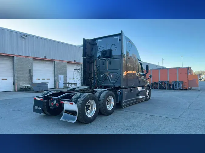 2023 Freightliner Cascadia 126