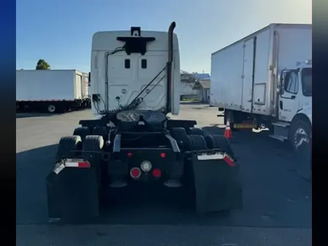 2017 FREIGHTLINER/MERCEDES CASCADIA 125