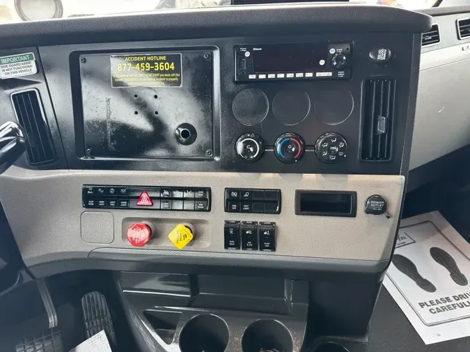 2022 FREIGHTLINER Cascadia 126