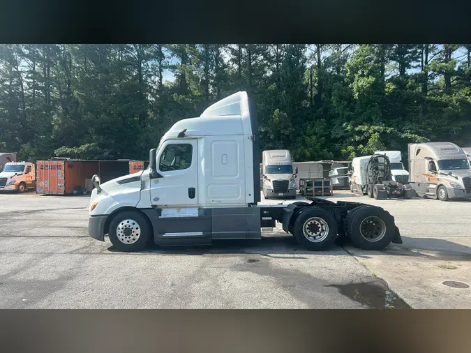 2020 Freightliner Cascadia 126