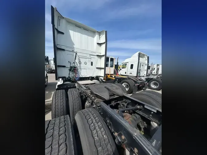 2019 NAVISTAR INTERNATIONAL LT625 SLPR CAB