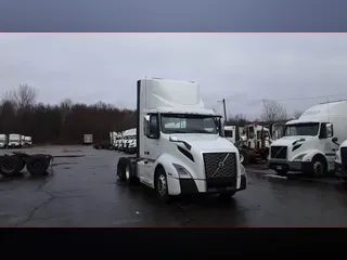 2019 Volvo VNL300