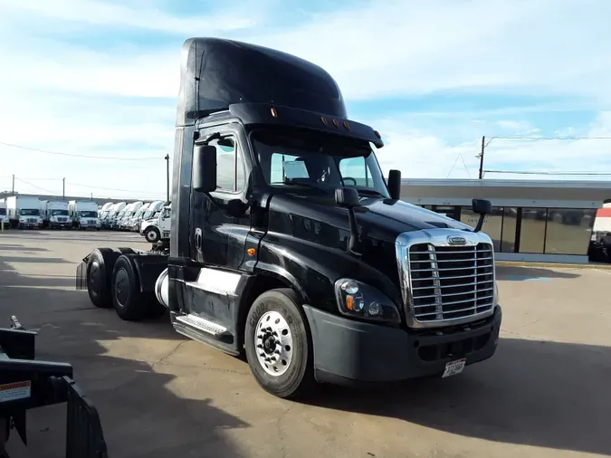 2019 FREIGHTLINER/MERCEDES CASCADIA 125