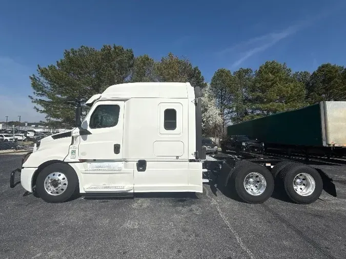 2020 FREIGHTLINER CA126
