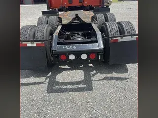 2023 VOLVO VNR64T300