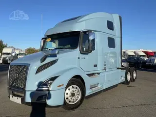 2023 VOLVO VNL64T860