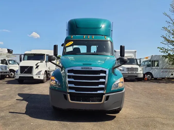2019 FREIGHTLINER NEW CASCADIA PX12664