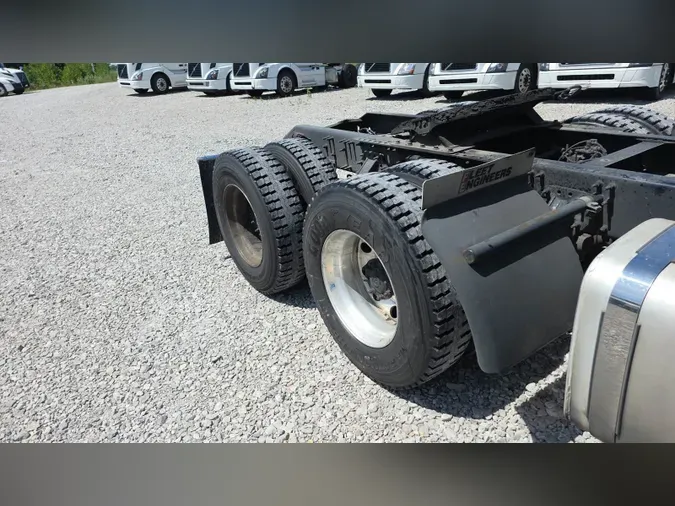 2019 Volvo VNL300