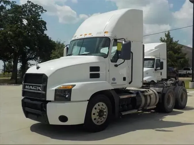 2019 MACK ANTHEM1bc8cc58a3868be5f6f1e0da8d0d49d3