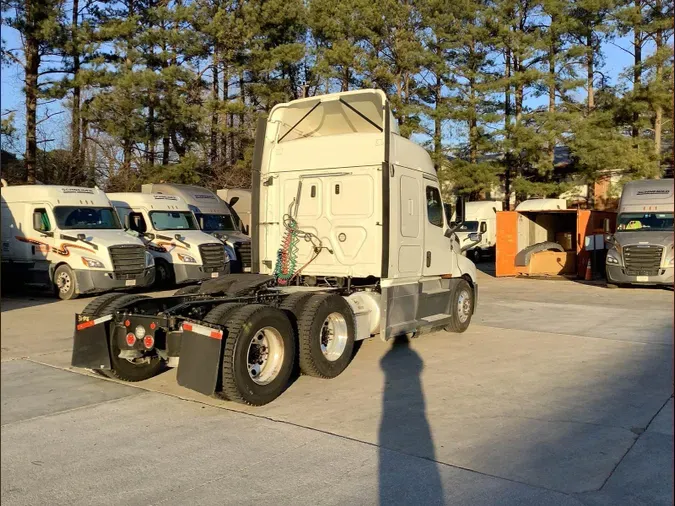 2020 Freightliner Cascadia