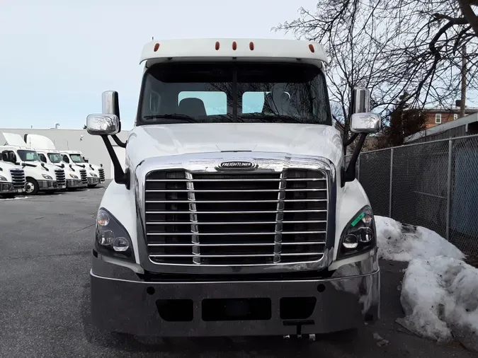 2018 FREIGHTLINER/MERCEDES CASCADIA 113