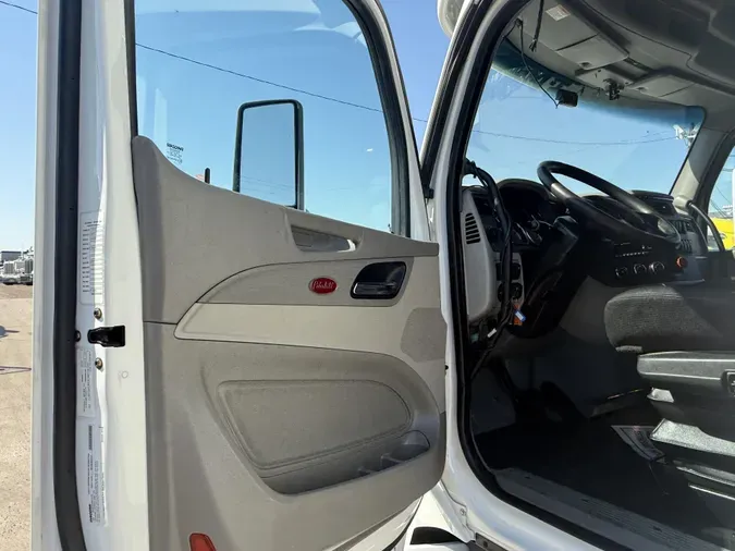 2022 Peterbilt 579