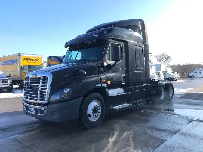 2018 Freightliner X12564ST