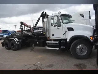 2005 MACK GRANITE CV713