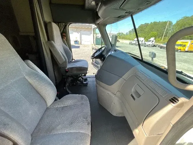 2019 Freightliner X12564ST