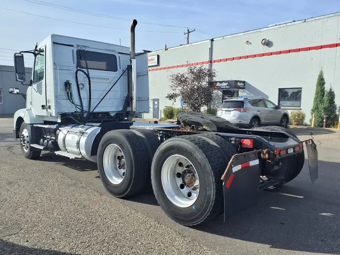 2018 VOLVO VNL64TRACTOR