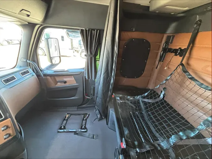 2023 Freightliner Cascadia 116