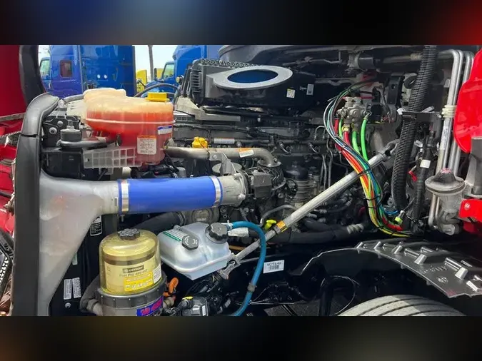 2021 FREIGHTLINER CA126